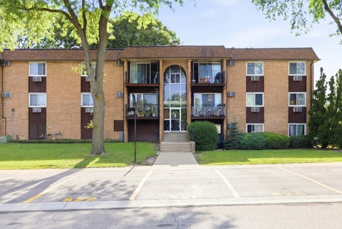 Photo of 1080 Knoll Lane #107, Hoffman Estates, IL 60169 (MLS # 12768589)