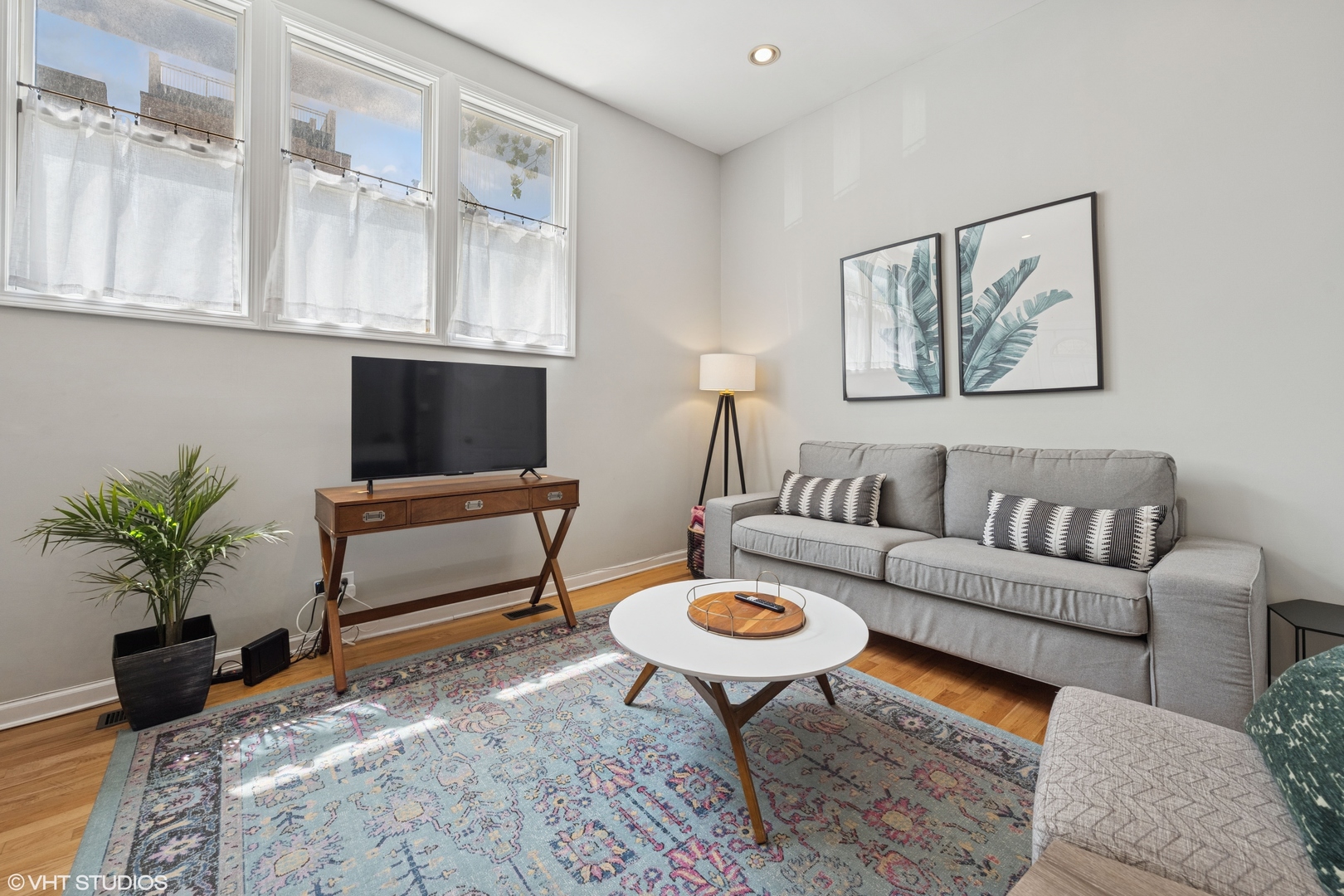 2140 W Belmont Avenue 1F