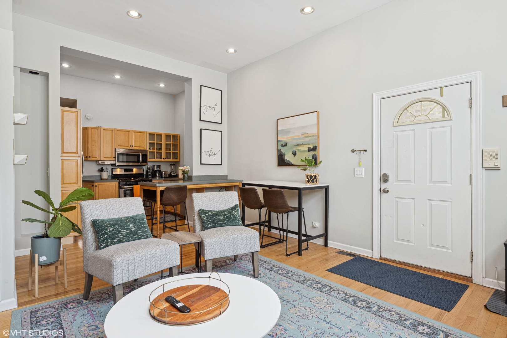 2140 W Belmont Avenue 1F