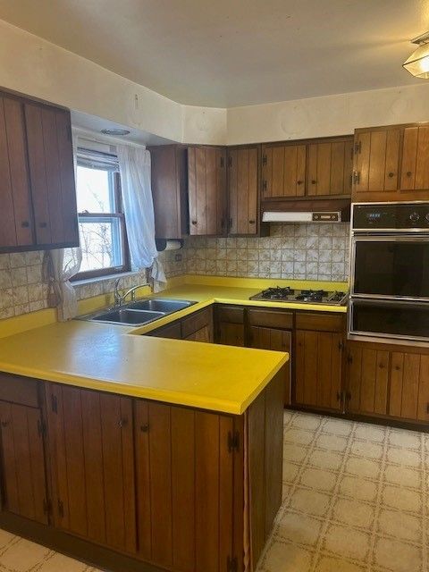 Tiny photo for 108 E Burlington Street #B, Riverside, IL 60546 (MLS # 12596884)