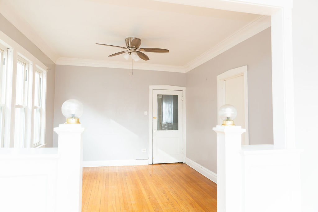 5752 S Whipple Street