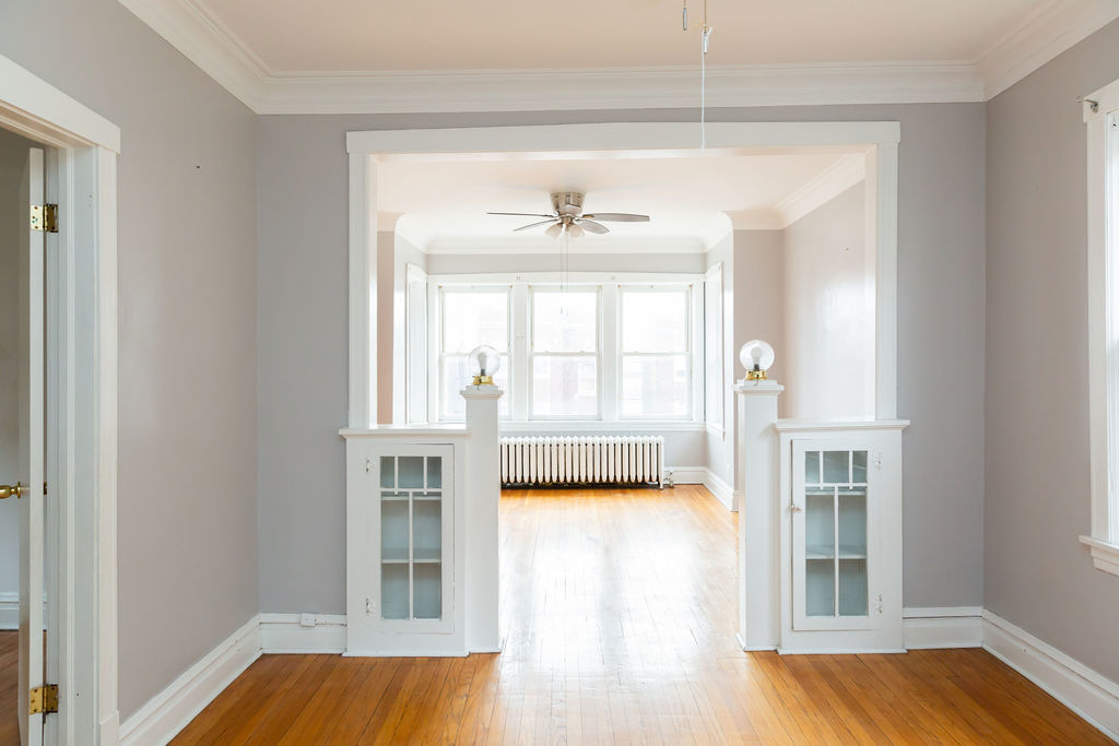 5752 S Whipple Street