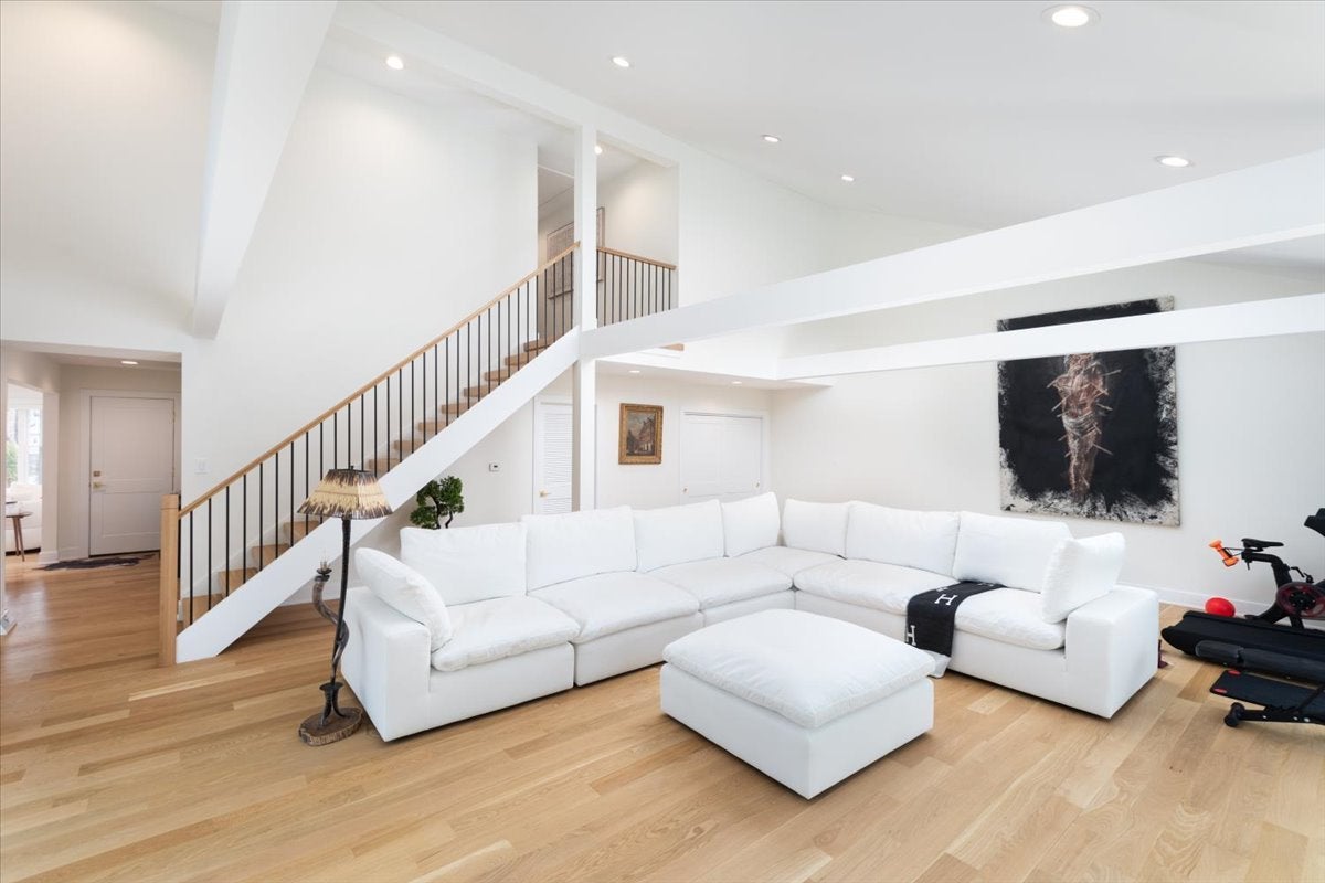8122 Fairmount Avenue