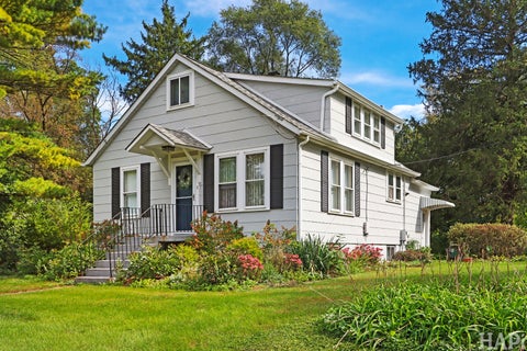 Tiny photo for 2225 Lagoon Drive, Fox River Grove, IL 60021 (MLS # 12788554)