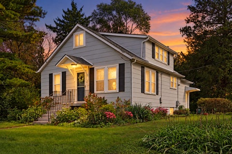 Tiny photo for 2225 Lagoon Drive, Fox River Grove, IL 60021 (MLS # 12788554)