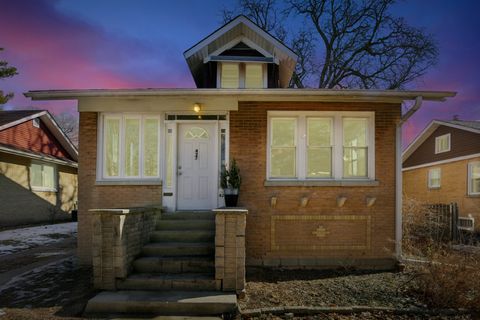 Tiny photo for 427 S Cornell Avenue, Villa Park, IL 60181 (MLS # 12565415)