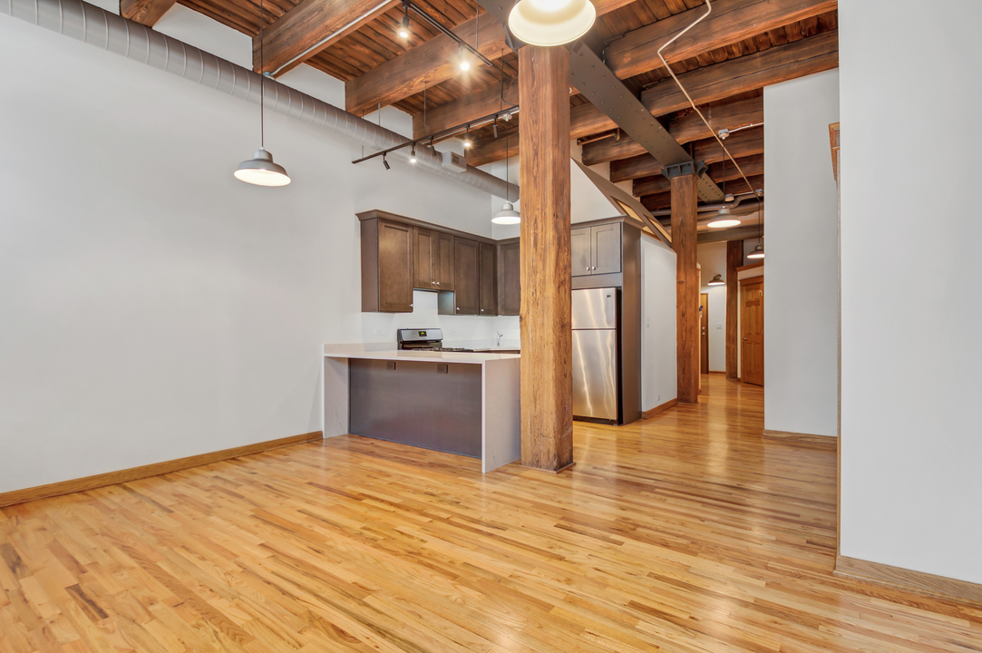 216 N May Street 103