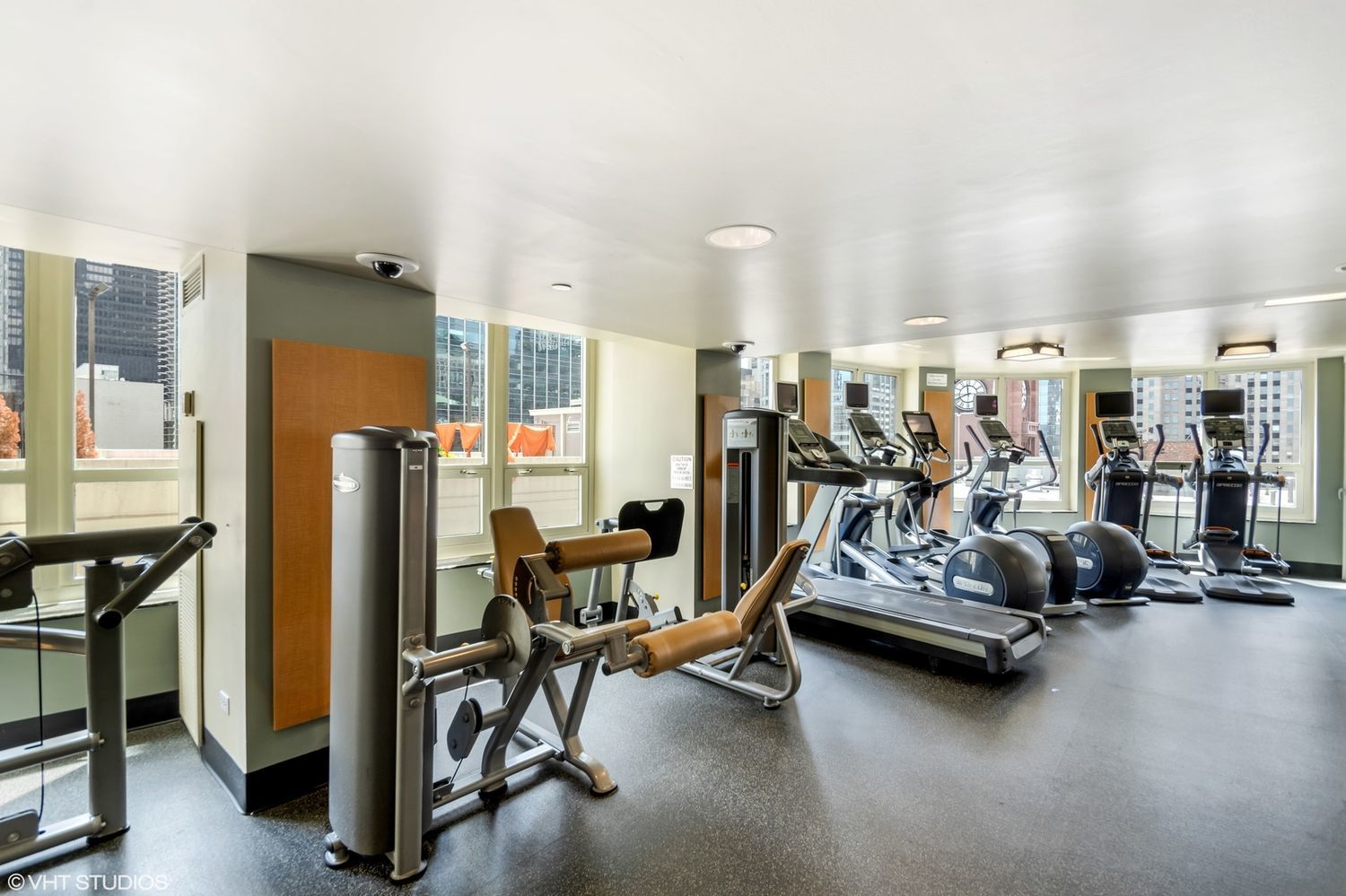 345 N La Salle Drive 2601