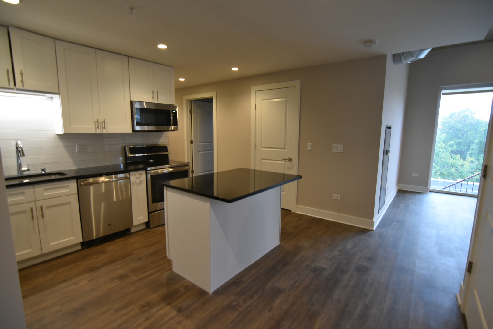 3833 N Broadway Street 301