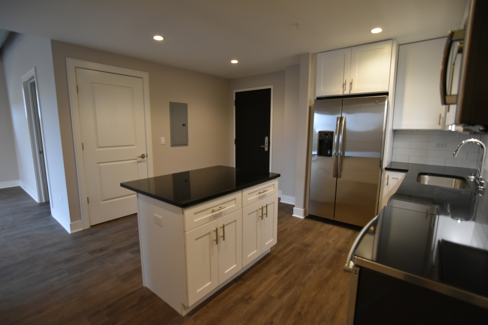 3833 N Broadway Street 301