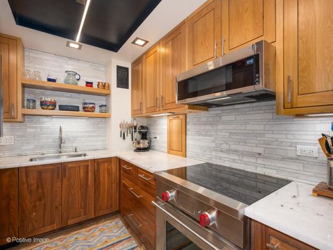 Tiny photo for 2970 N Lake Shore Drive #14A, Chicago, IL 60657 (MLS # 12587492)