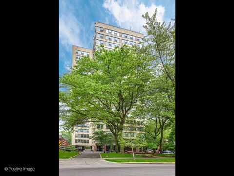 Tiny photo for 2970 N Lake Shore Drive #14A, Chicago, IL 60657 (MLS # 12587492)
