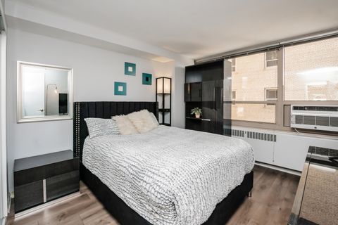 Tiny photo for 3950 N Lake Shore Drive #1811, Chicago, IL 60613 (MLS # 12553039)