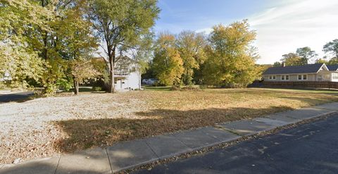 1402 N Broadway Street Peoria IL 61606