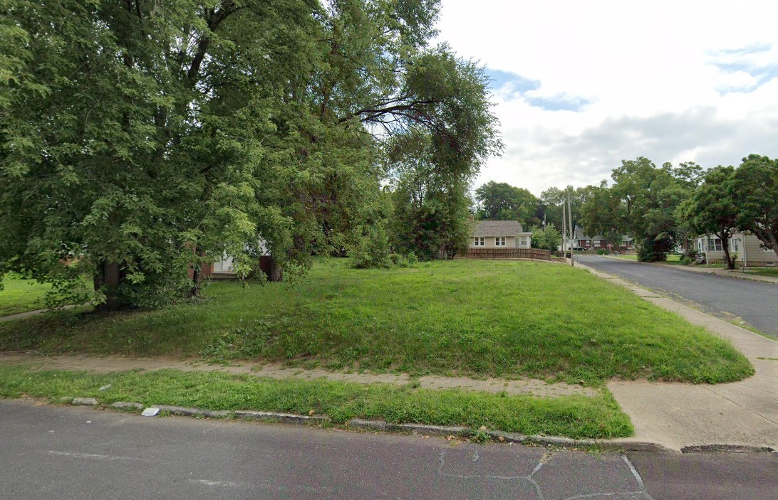 1402 N Broadway Street