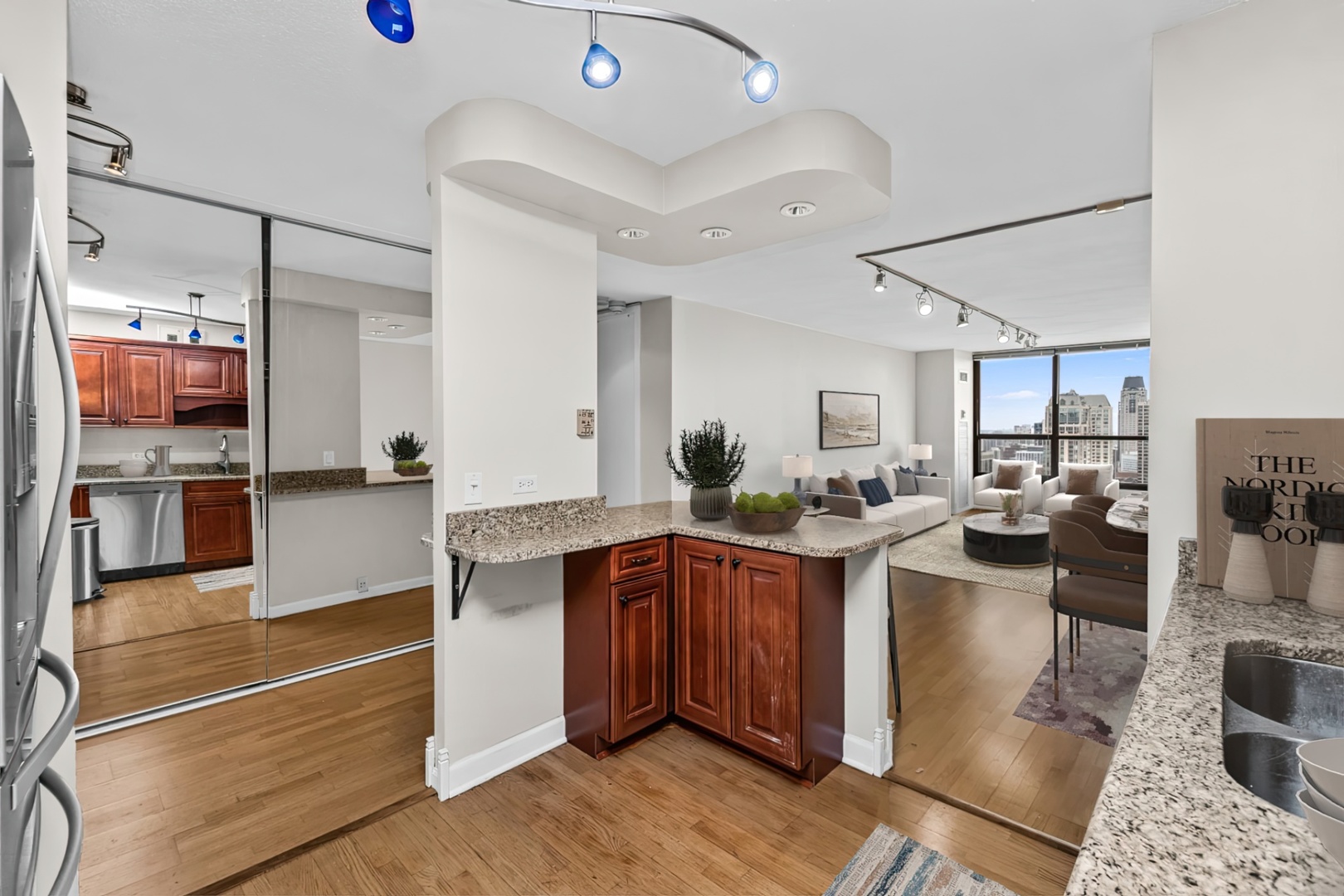 405 N Wabash Avenue 4702