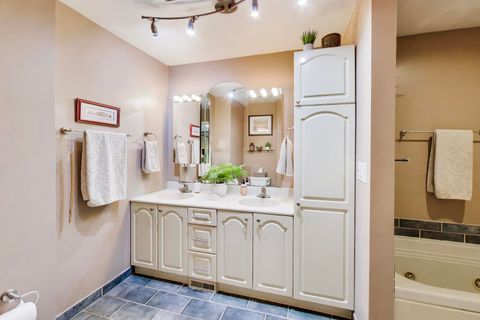 Tiny photo for 1 Maple Tree Court, Elmhurst, IL 60126 (MLS # 12634221)