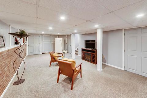 Tiny photo for 1 Maple Tree Court, Elmhurst, IL 60126 (MLS # 12634221)