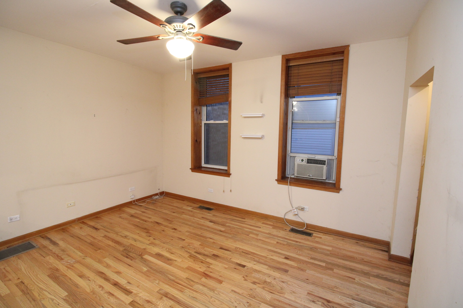 1852 W Thomas Street CH1