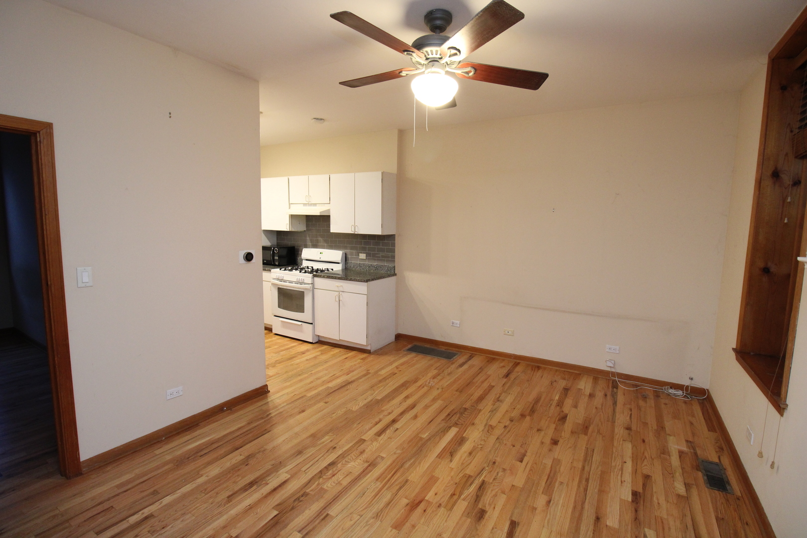 1852 W Thomas Street CH1