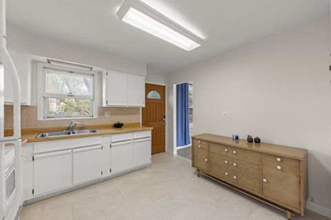 Tiny photo for 2308 Crabtree Avenue, Woodridge, IL 60517 (MLS # 12619401)