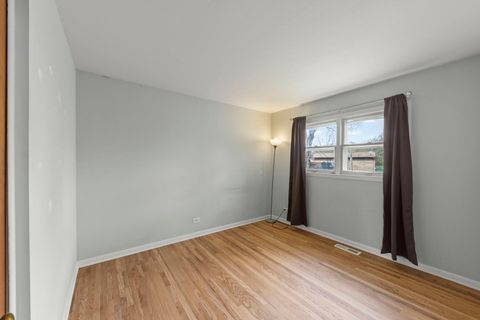 Tiny photo for 2308 Crabtree Avenue, Woodridge, IL 60517 (MLS # 12619401)