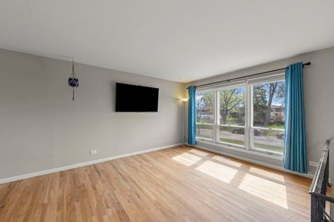 Tiny photo for 2308 Crabtree Avenue, Woodridge, IL 60517 (MLS # 12619401)