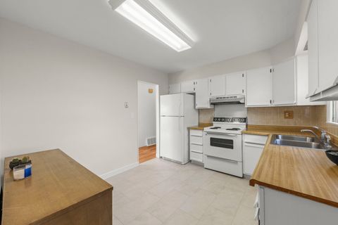 Tiny photo for 2308 Crabtree Avenue, Woodridge, IL 60517 (MLS # 12619401)