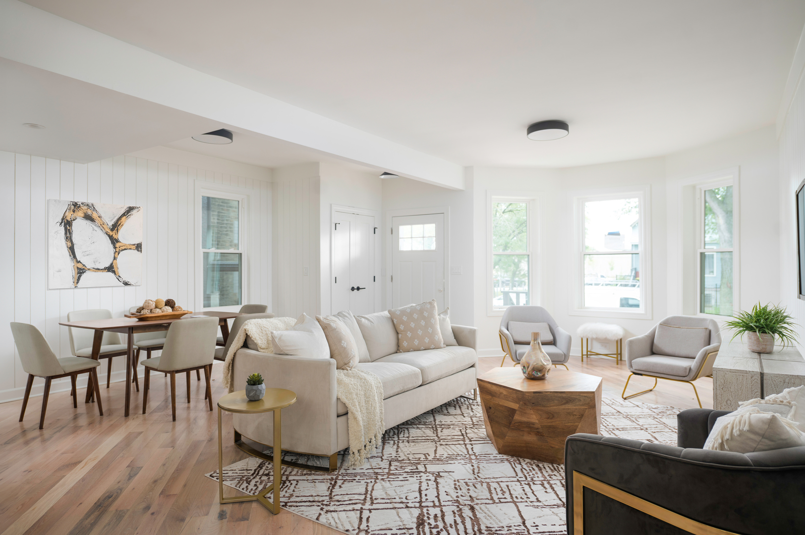 2854 N Francisco Avenue