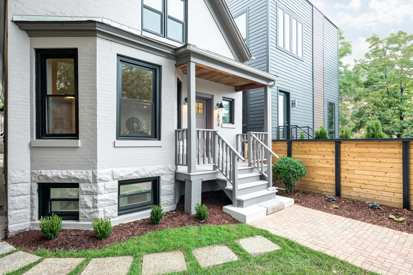 2854 N Francisco Avenue