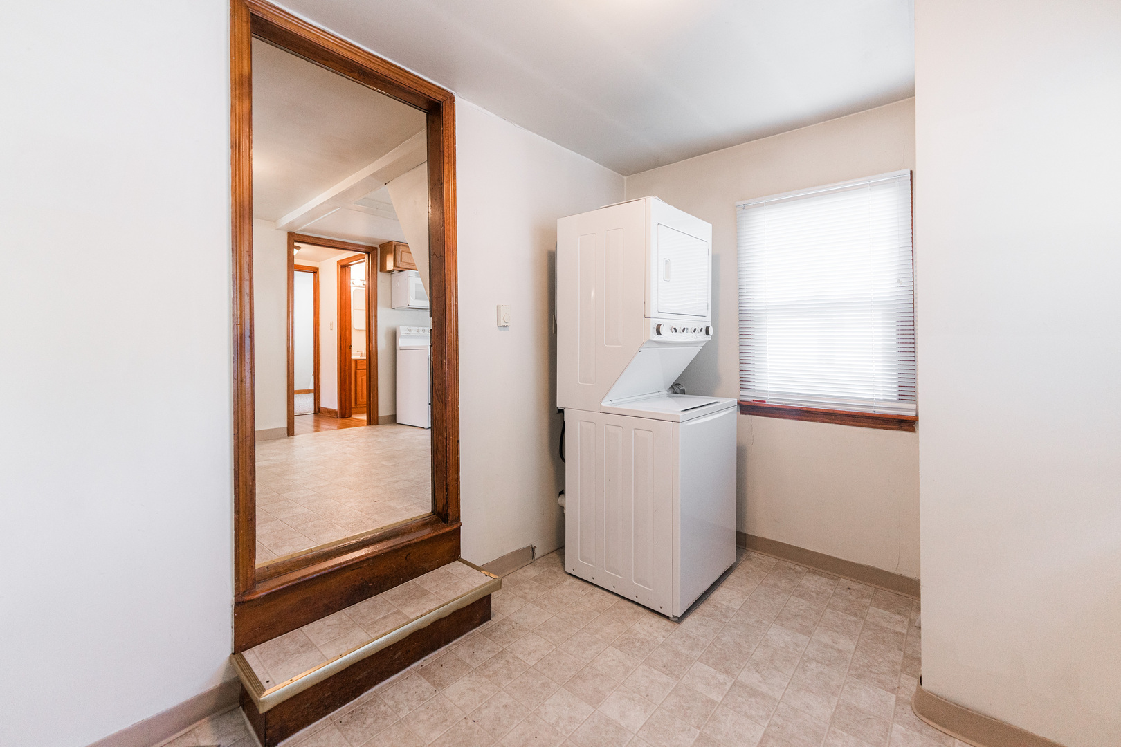 512 N 6th Street 2nd-Floor