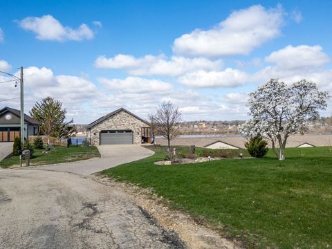Tiny photo for 124 5th Street, Fulton, IL 61252 (MLS # 12617493)