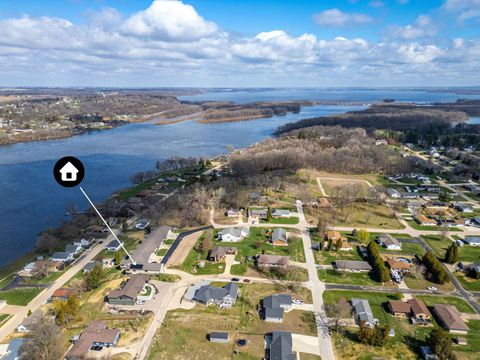 Tiny photo for 124 5th Street, Fulton, IL 61252 (MLS # 12617493)