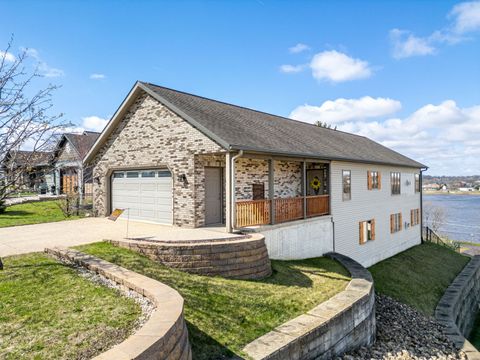 Photo of 124 5th Street, Fulton, IL 61252 (MLS # 12617493)