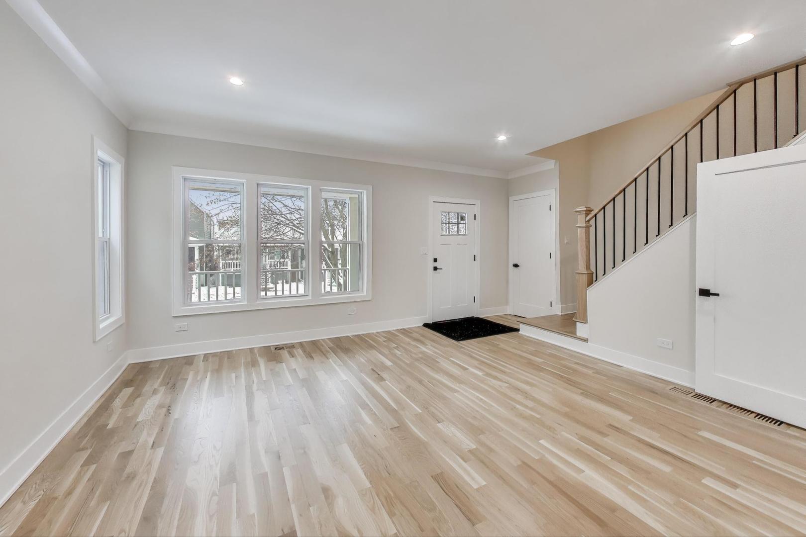 2529 N Lawndale Avenue