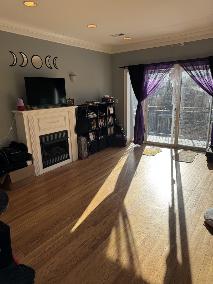 2008 W Greenleaf Avenue 3