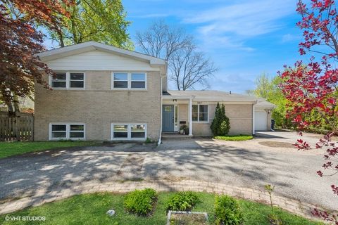 327 Wilshire Drive E Wilmette IL 60091