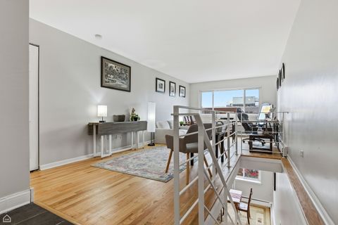 Tiny photo for 6619 N Sheridan Road #401, Chicago, IL 60626 (MLS # 12520831)