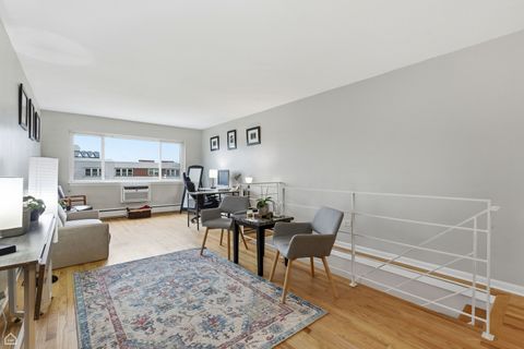 Tiny photo for 6619 N Sheridan Road #401, Chicago, IL 60626 (MLS # 12520831)