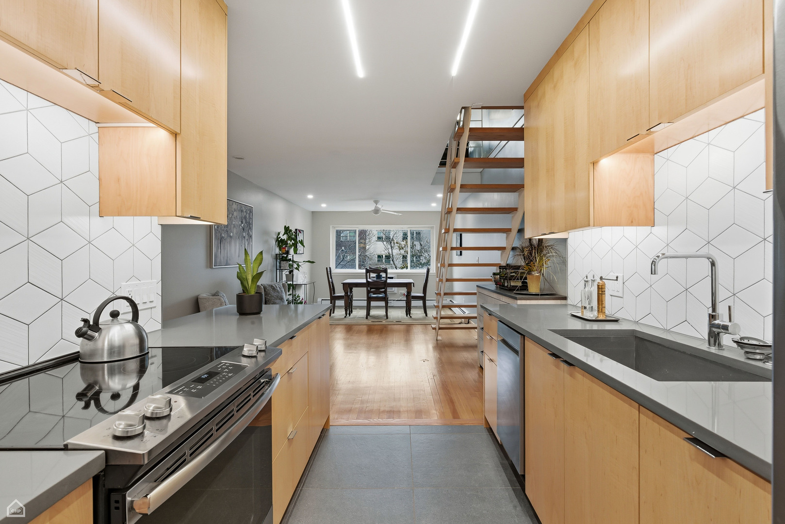 6619 N Sheridan Road 401