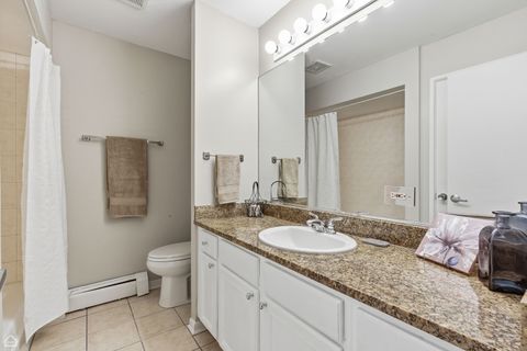 Tiny photo for 6619 N Sheridan Road #401, Chicago, IL 60626 (MLS # 12520831)