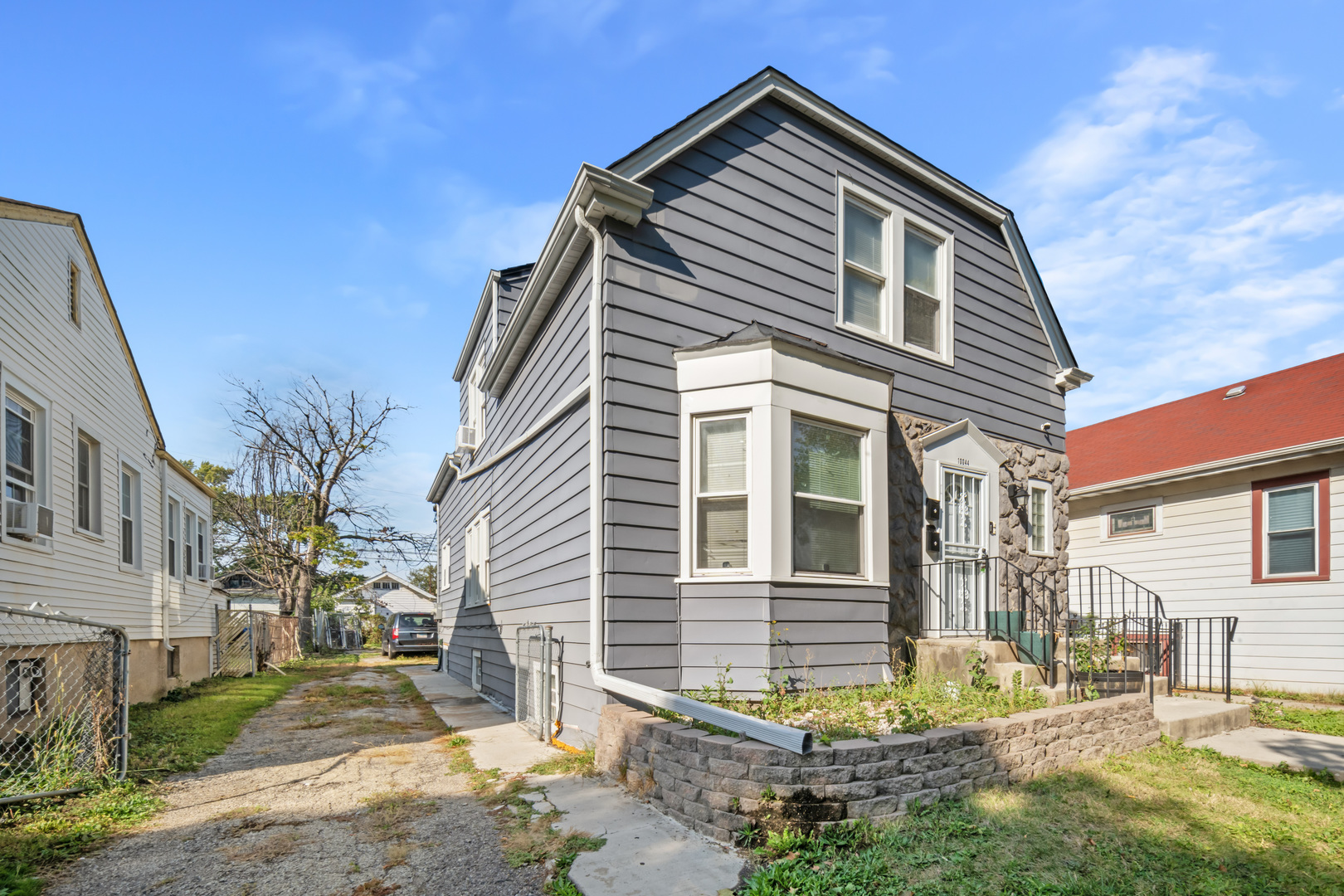 10044 S La Salle Street S