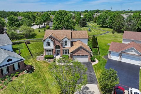 Photo of 10 Hithergreen Court, Algonquin, IL 60102 (MLS # 12695643)