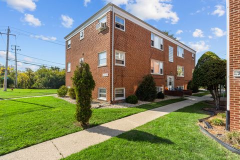 2330 S 17th Avenue North Riverside IL 60546