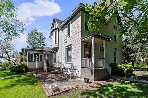 Single Family Residence in Rockford IL 539 INDIAN Terrace.jpg