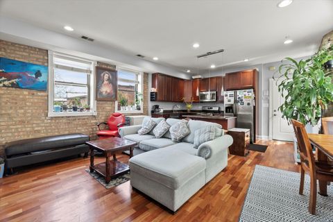 Tiny photo for 6414 N Hoyne Avenue #3W, Chicago, IL 60645 (MLS # 12371891)