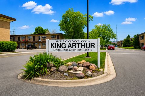 Tiny photo for 39 King Arthur Court #15, Northlake, IL 60164 (MLS # 12714501)