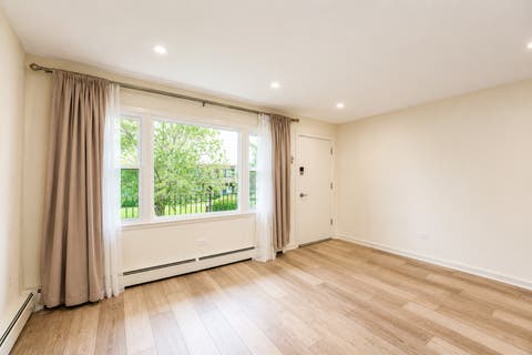 Tiny photo for 39 King Arthur Court #15, Northlake, IL 60164 (MLS # 12714501)