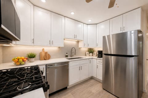 Tiny photo for 39 King Arthur Court #15, Northlake, IL 60164 (MLS # 12714501)