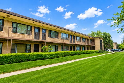 Tiny photo for 39 King Arthur Court #15, Northlake, IL 60164 (MLS # 12714501)